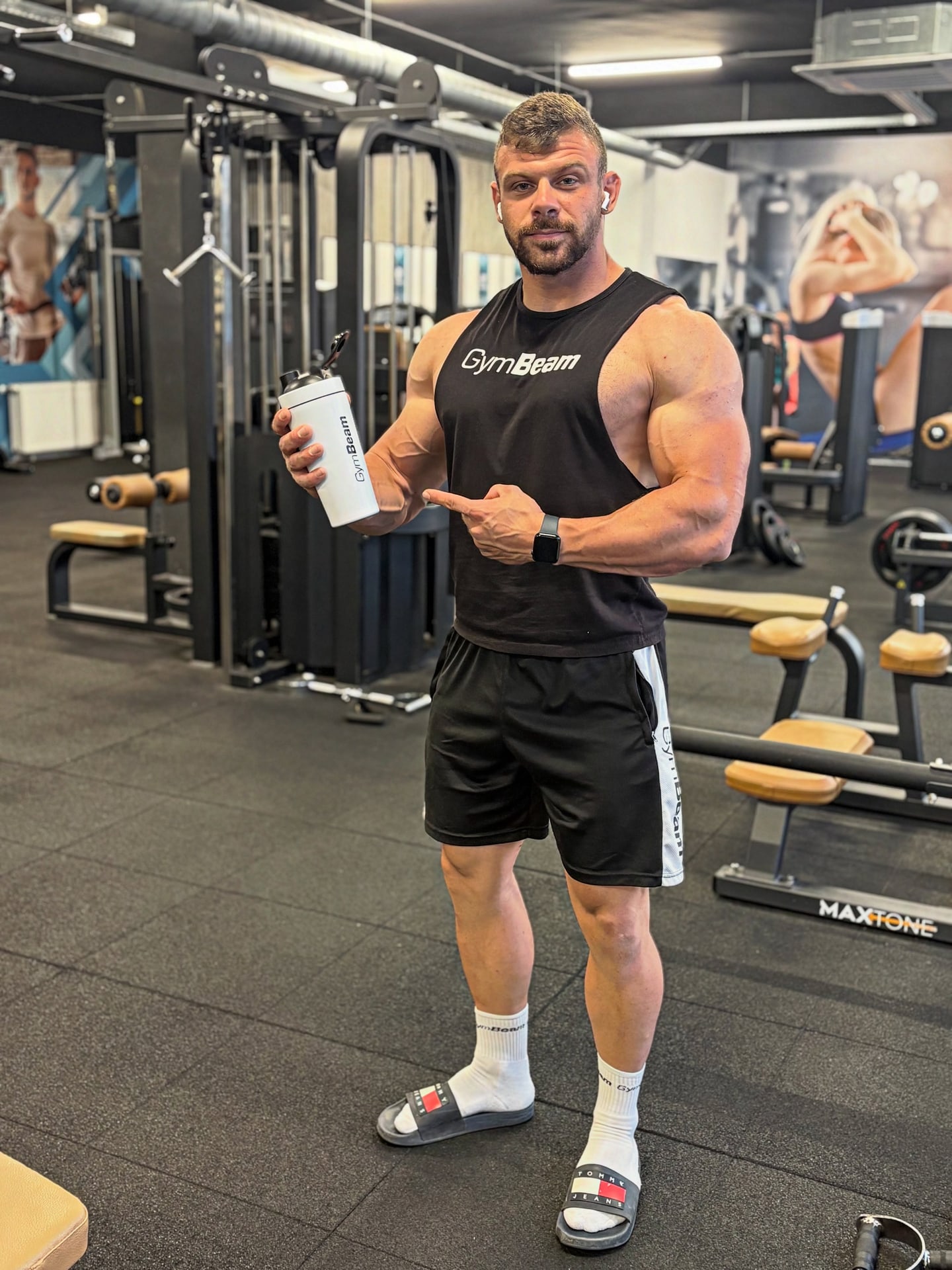 Bíró János a pécsi BY GYM edzőterében